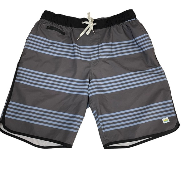 Vuori Men’s Banks Athletic Shorts 8.5” Unlined Stripe Gray - Picture 4 of 13